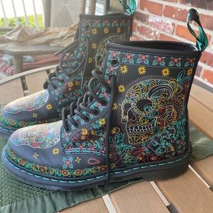 Dr. Martens 1460 Skull boot